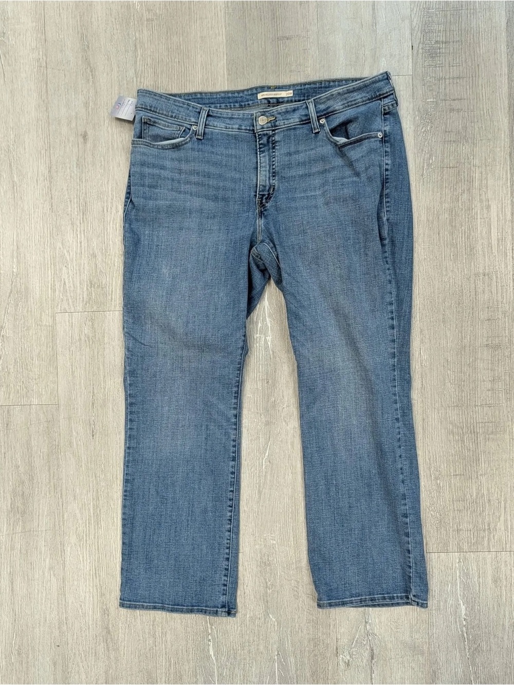 Levi's Light Wash Relaxed Bootcut Jeans - Size 20